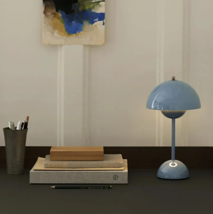 Modern Design Table Lamp, Sleek and Stylish