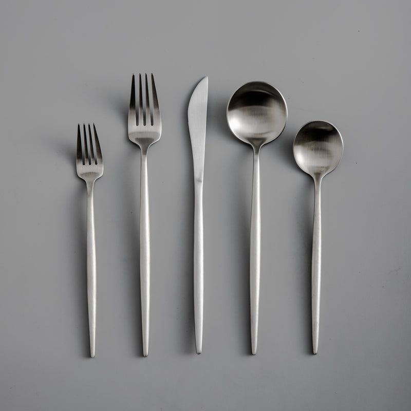 MINIMALIST CUTLERY SET | ELEGANT DESIGN