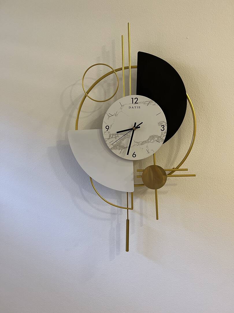 Horloge murale 3D en métal avec pendule, design rond et silencieux