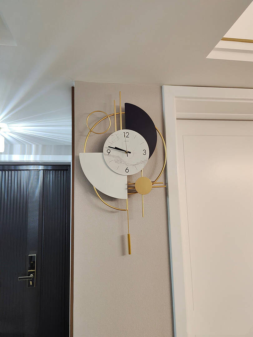 Horloge murale 3D en métal avec pendule, design rond et silencieux
