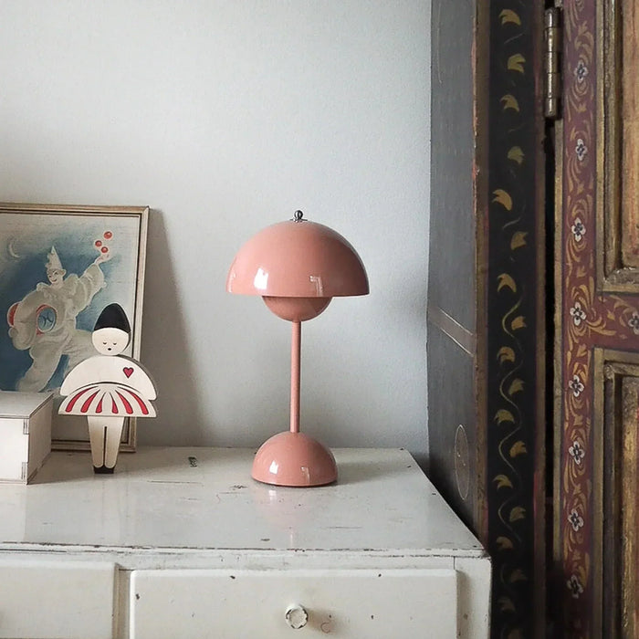 LED Table Lamp Wireless & Dimmable