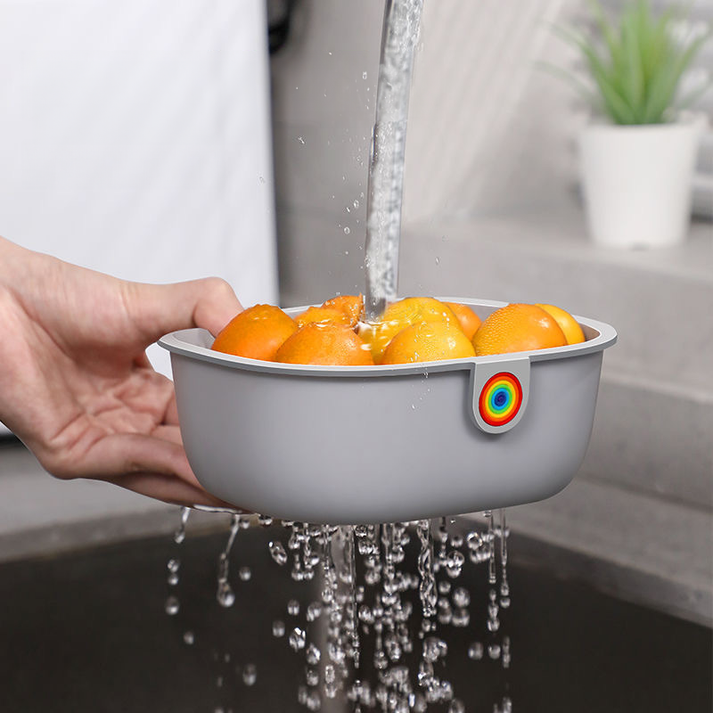 Two-Tier Snack Bowl, Practical Design