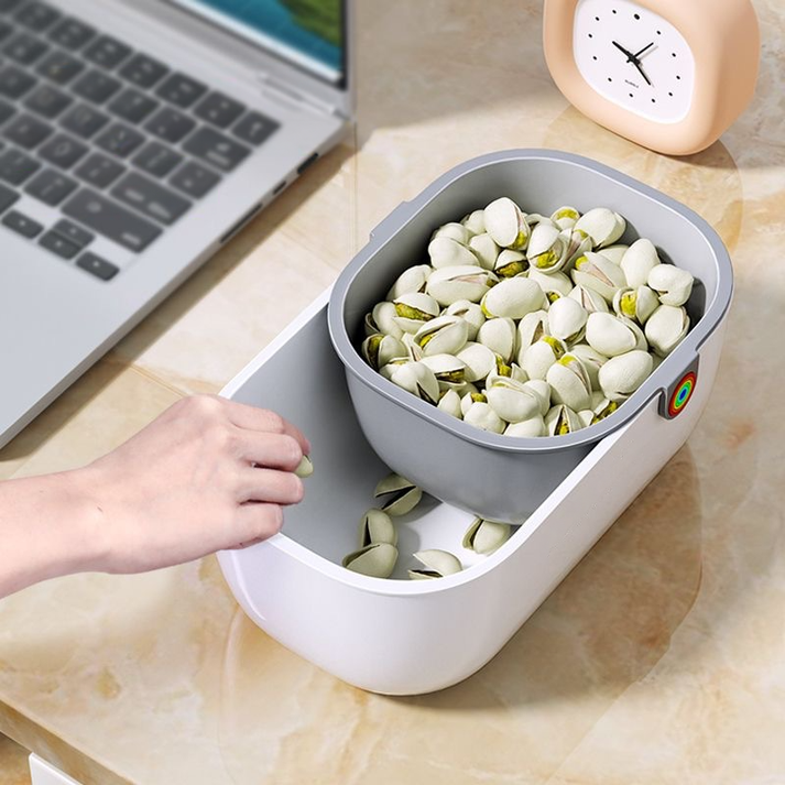 Two-Tier Snack Bowl, Practical Design