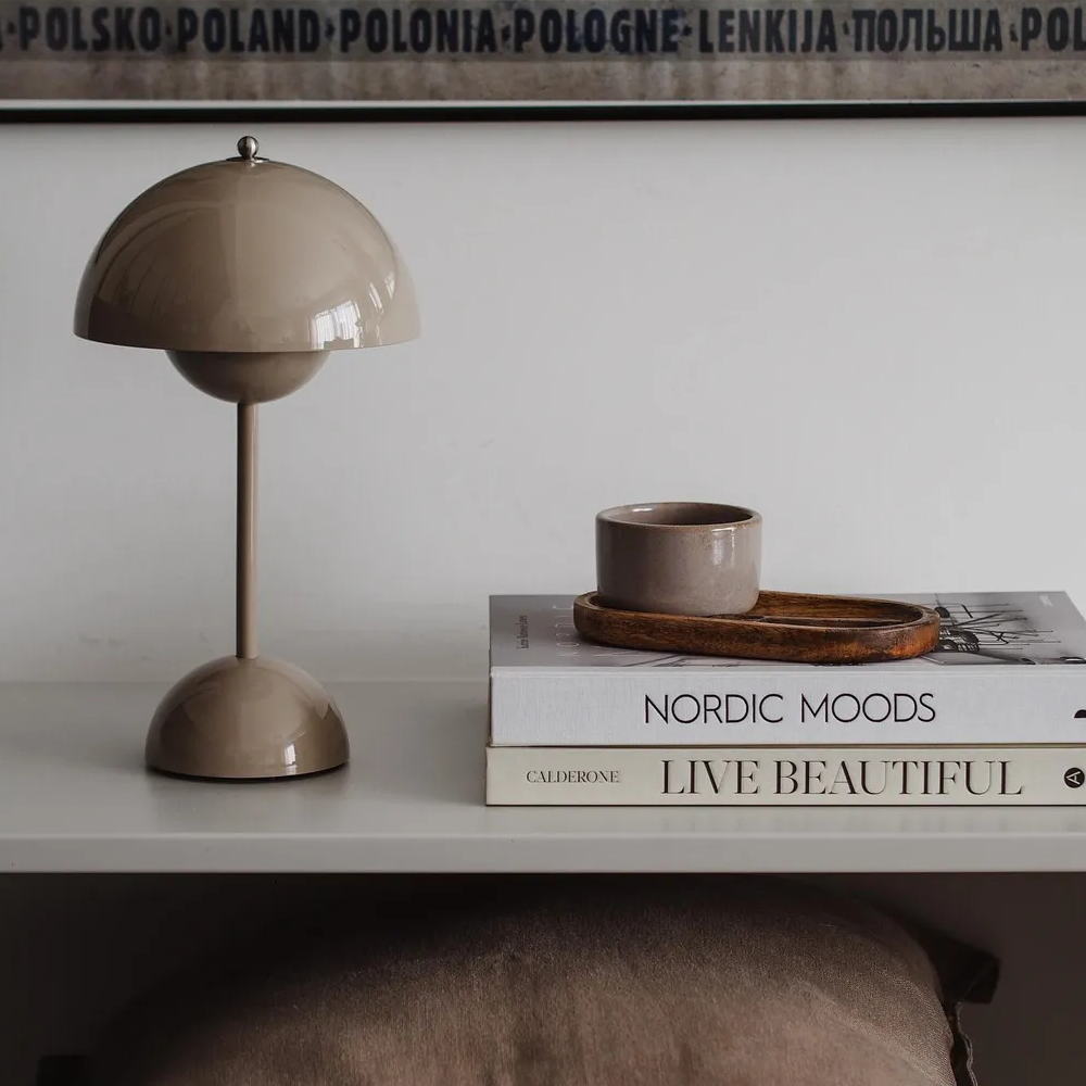 LED Table Lamp Wireless & Dimmable