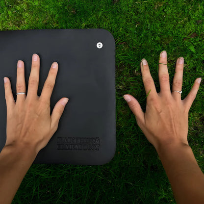 Carbon grounding mat for electronic devices and health